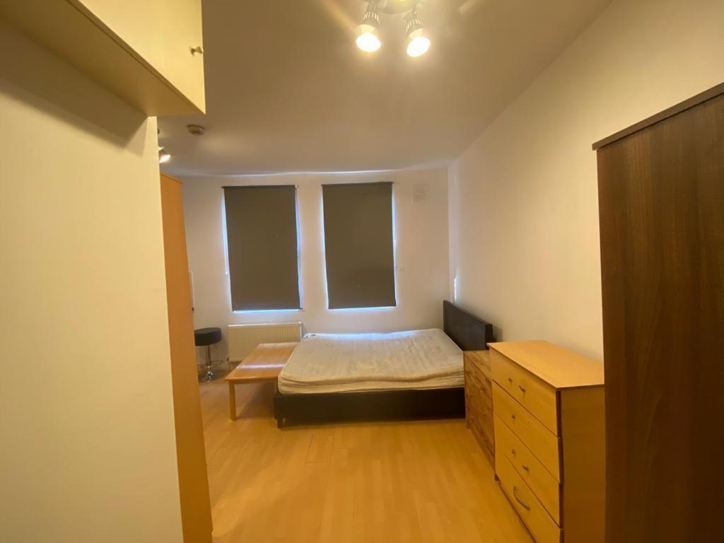 Golders Way Rooms London Eksteriør billede